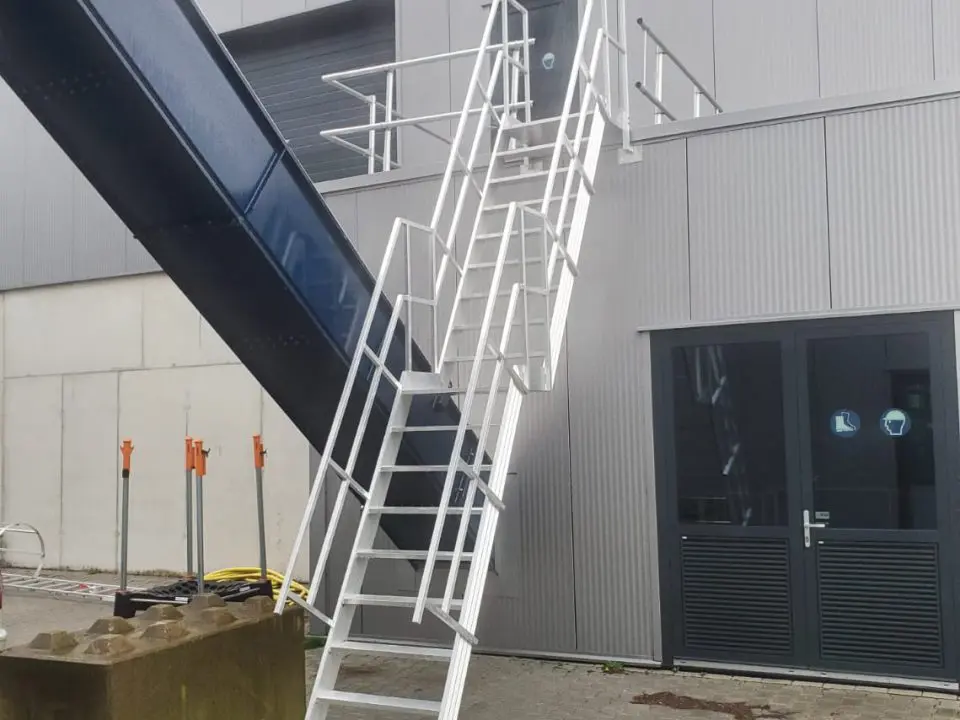 45e9d1f5 8d2f 4b8f abb3 d729387352f7