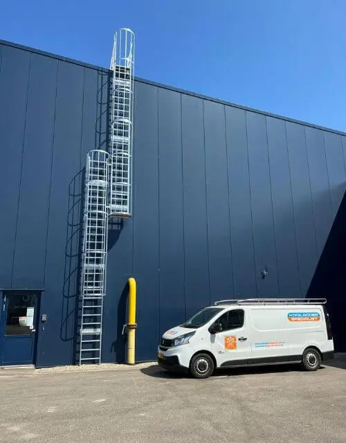 Kooiladders dakrandbeveiliging